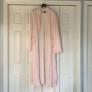 Julianna rae 100% silk blush pink robe luxurious!